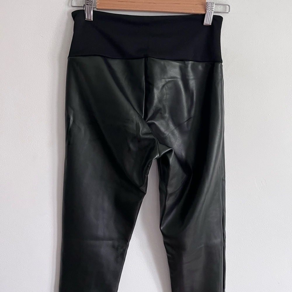Assets by Spanx Faux Leather Leggings Size S Black Slimming - Picture 3 of 6